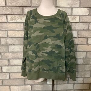 Oversized camo sweatshirt